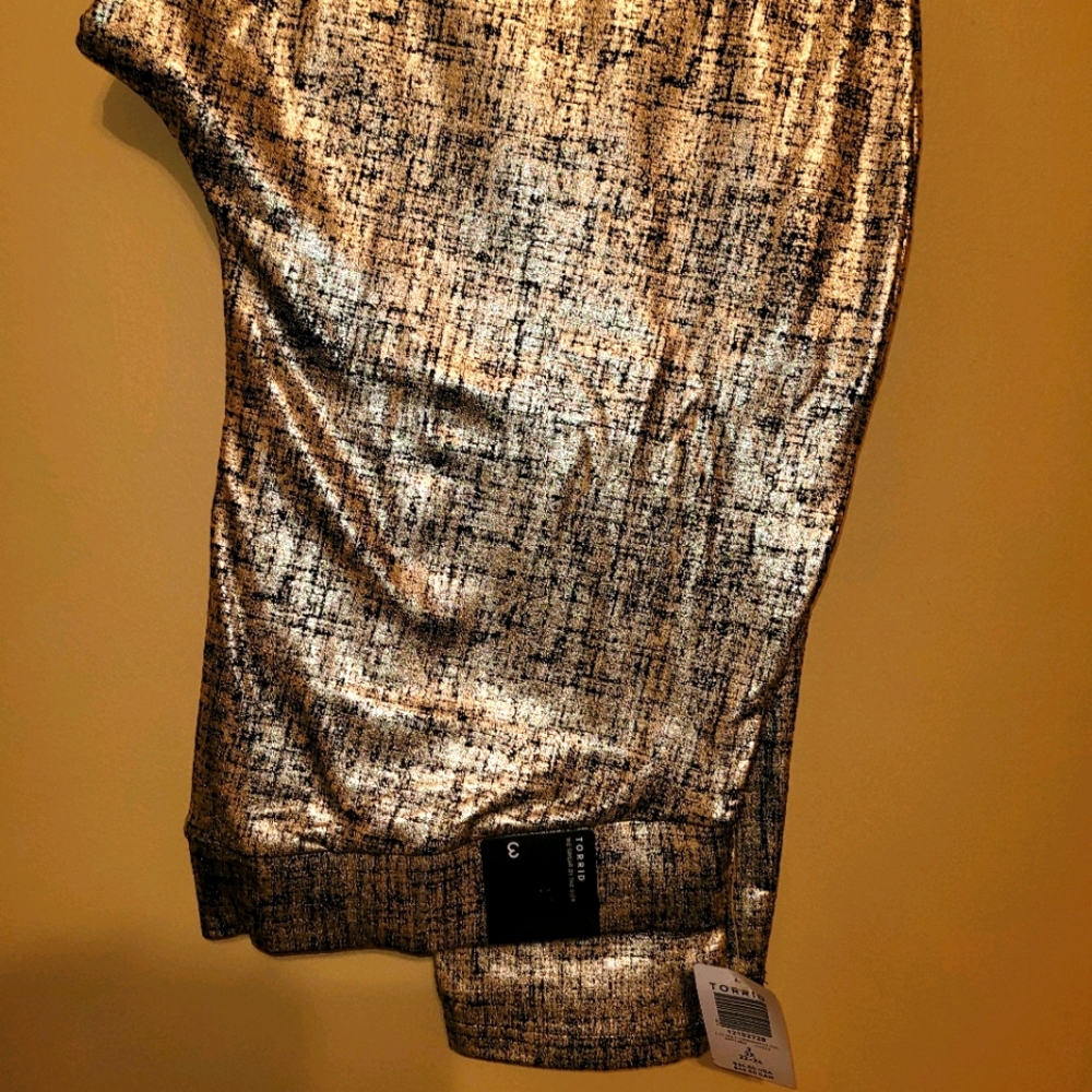 Torrid size 3 gold cross-hatch leggings